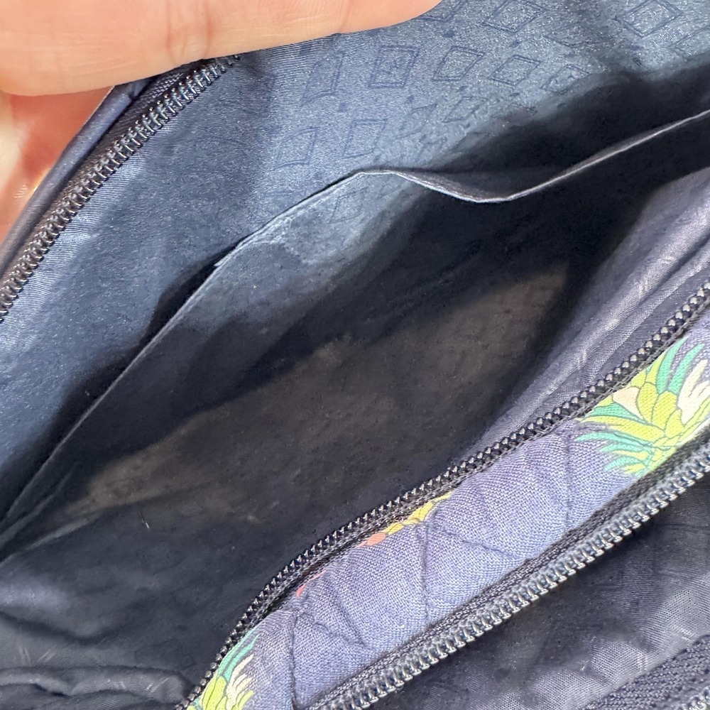 Vera Bradley Crossbody Bag Womens Navy Quilted Pineapple‎ Print Zip Pockets - Picture 10 of 11